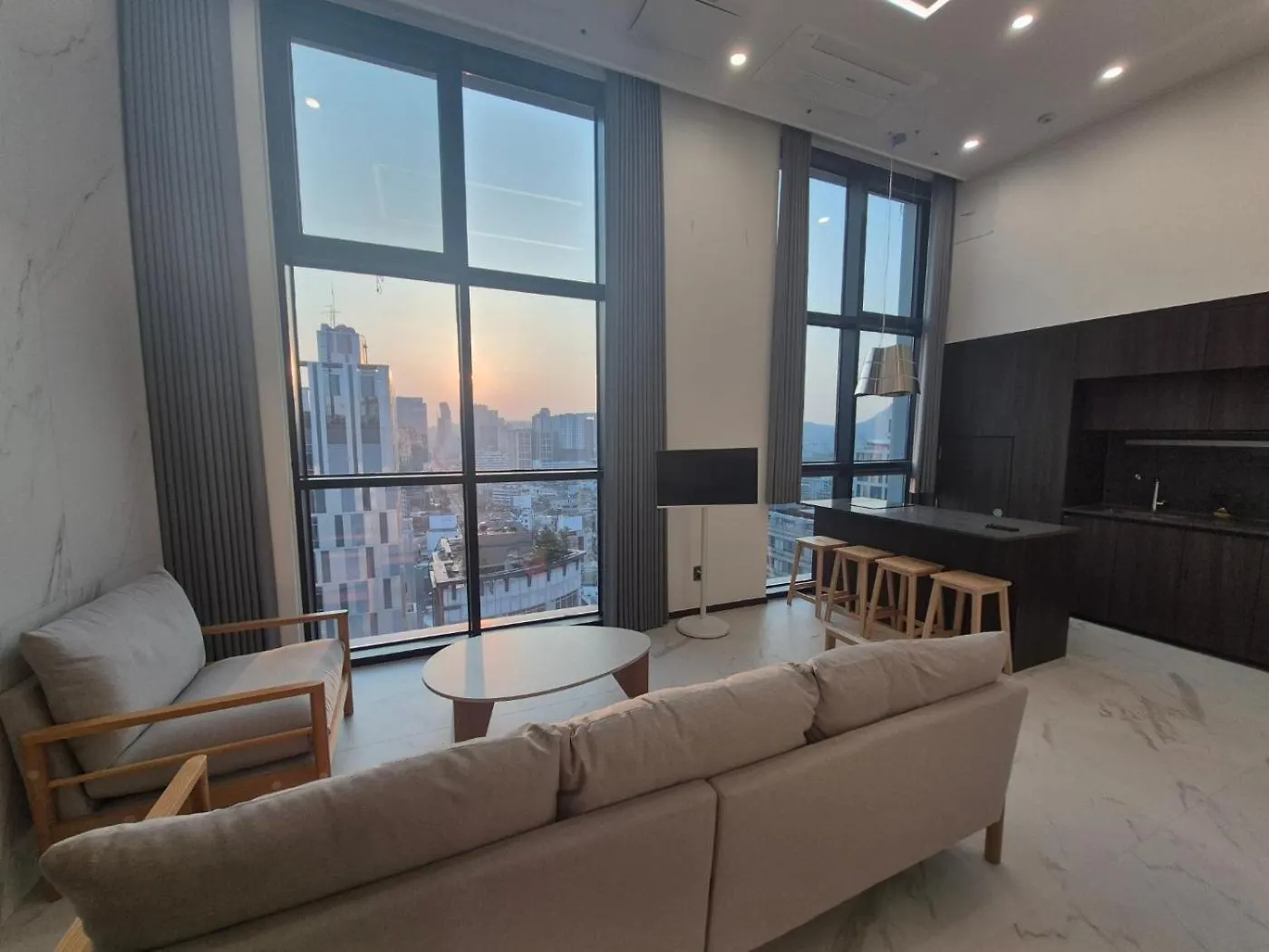 House With The Best View New Building, In The Heart Of Seoul, Dongdaemun History & Culture Park Station Jižní Korea